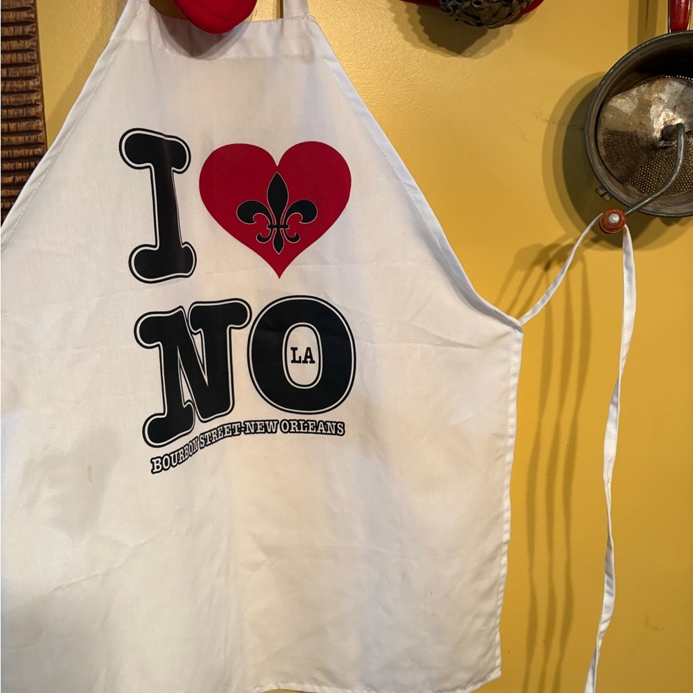 Nola White Apron with Red Heart and Black Lettering